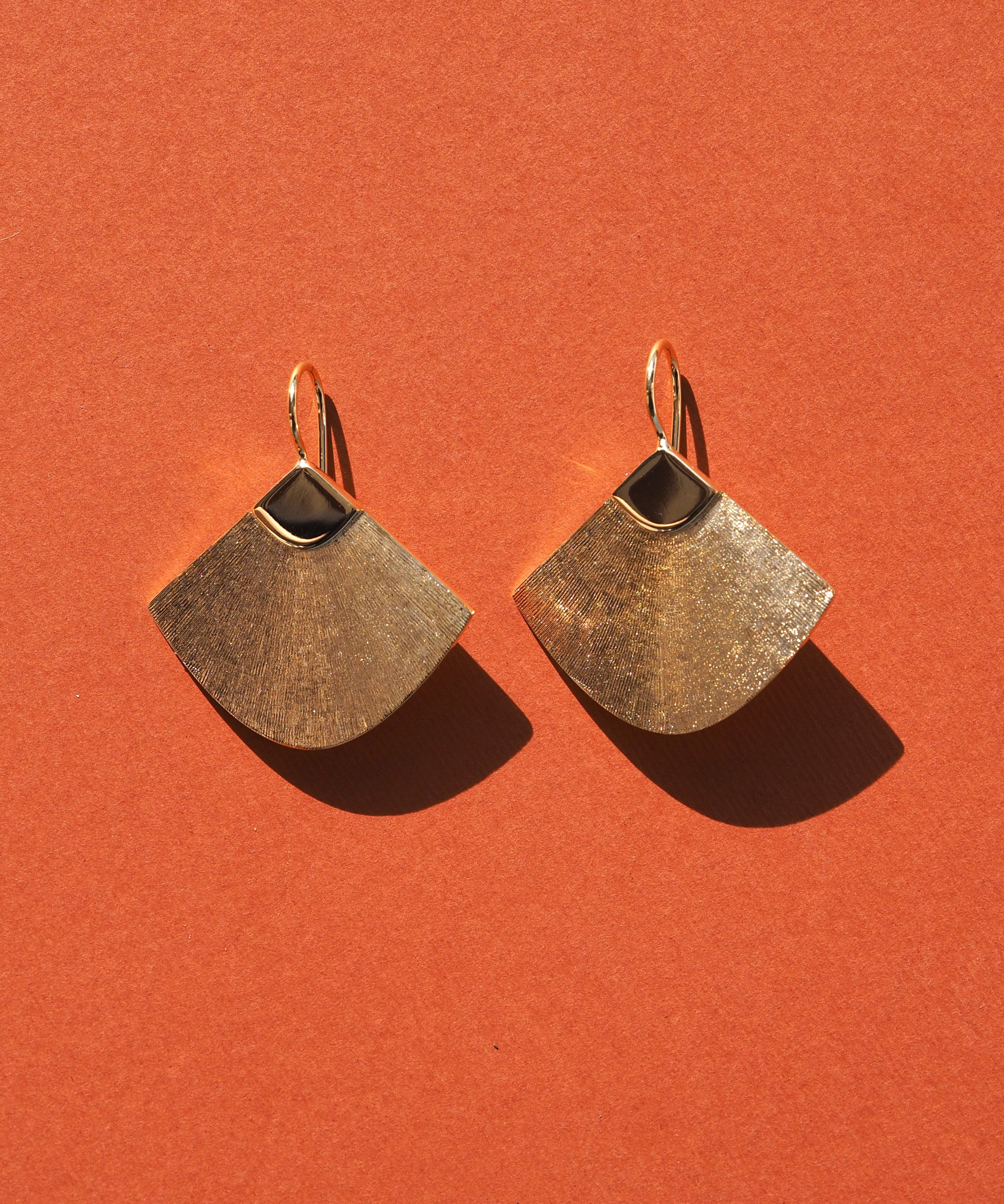 V DESIGN LAB ABANICOS Big Pendant Earrings