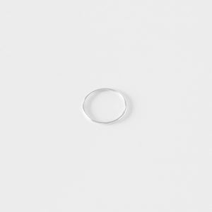 ESSENTIALS Thin Ring
