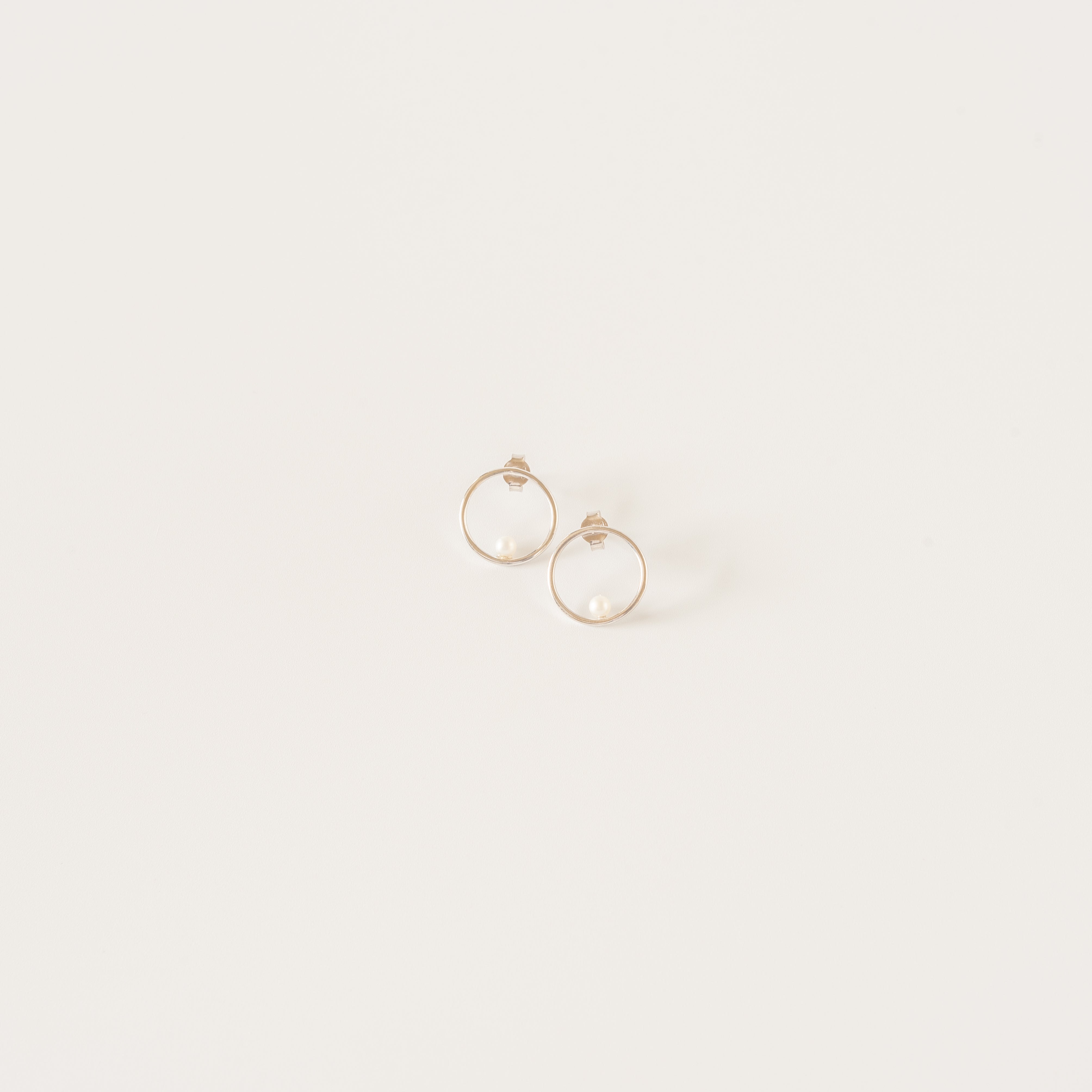 Billabong Circle Earrings with Pearl - Small