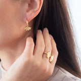 SANTIAGO Single Mini Hoops with Shell Pendants 12mm