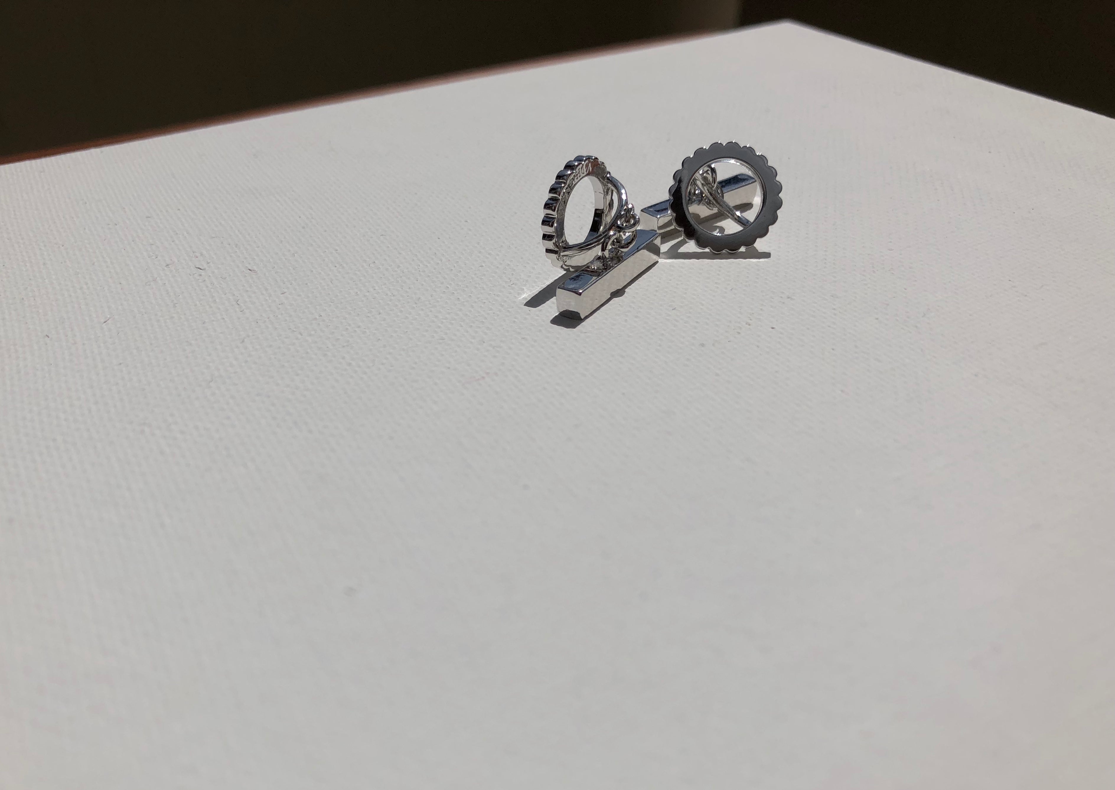 New V DESIGN LAB Bar Cufflinks available Online!
