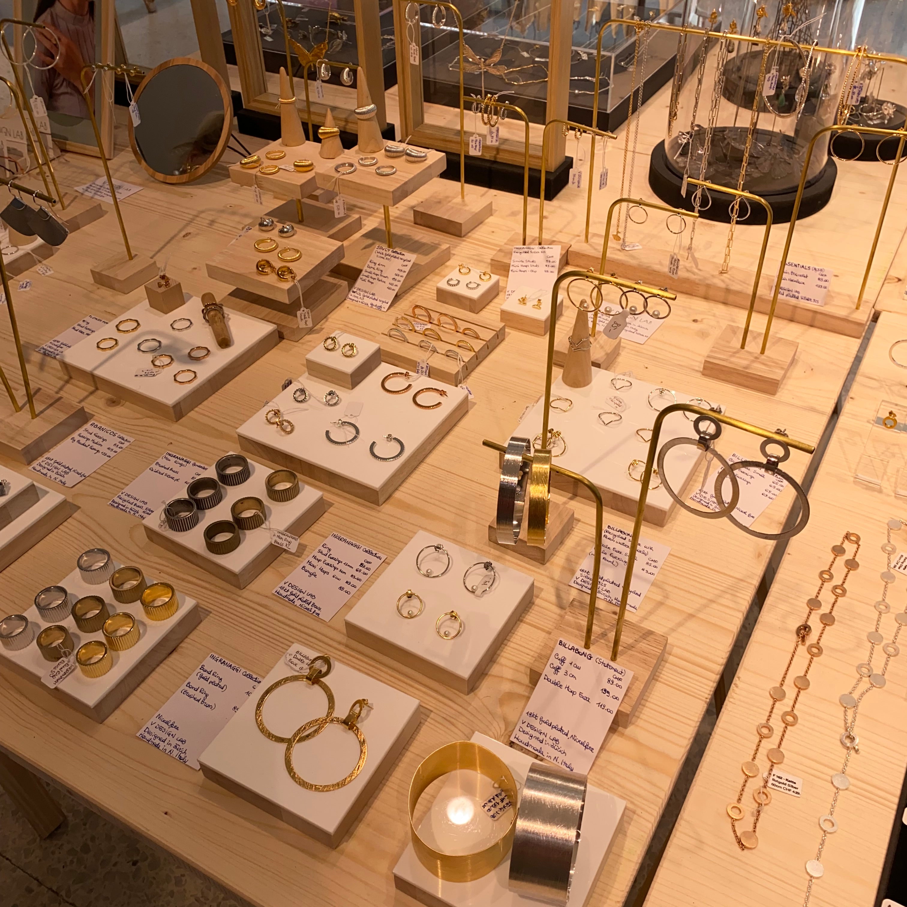 V DESIGN LAB selling at the Swiss Design Market on the Bahnhofstrasse in Zürich 