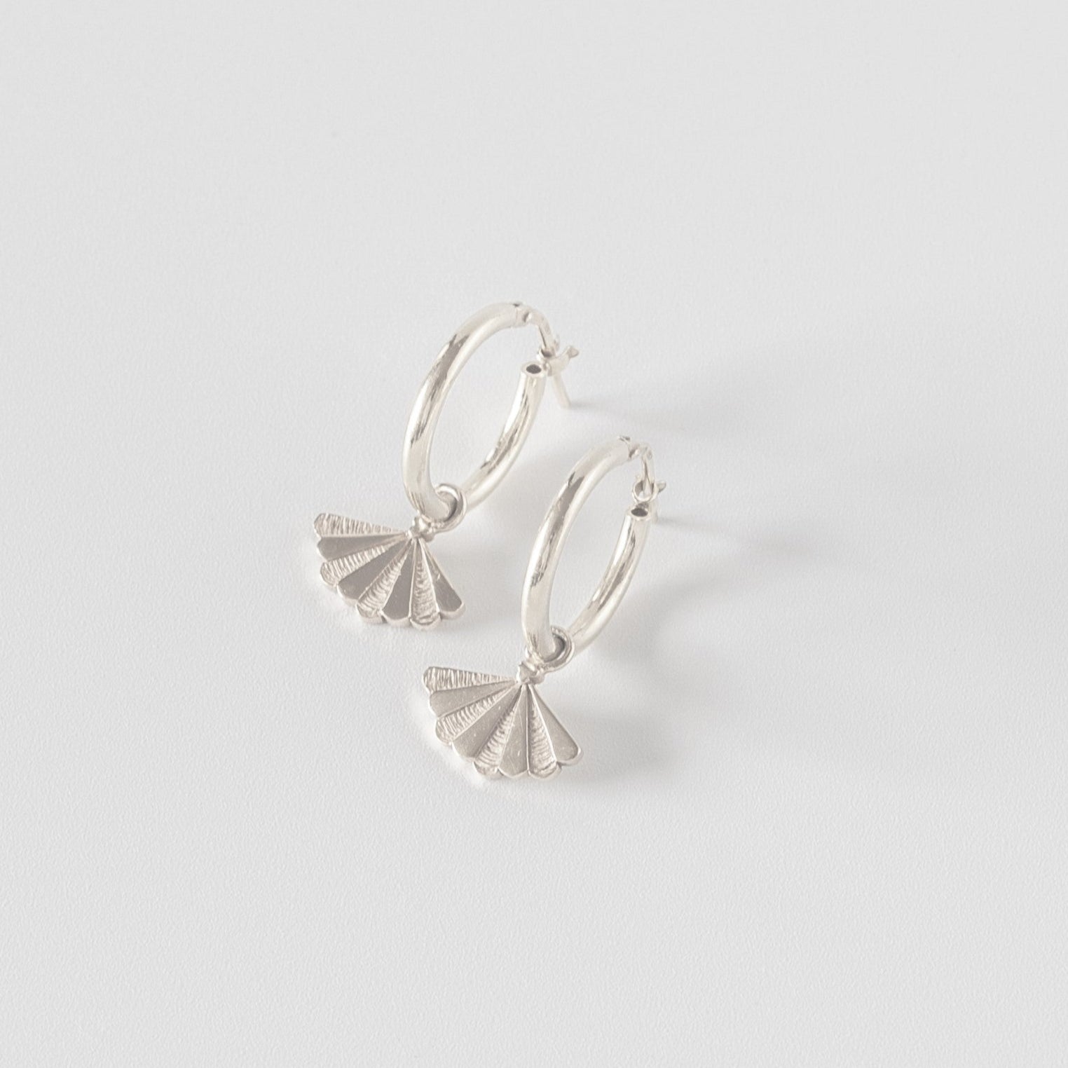 SANTIAGO Mini Hoops with Shell Pendants - 16mm