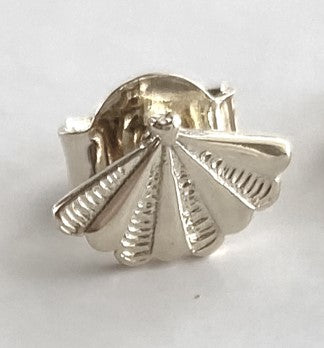 SANTIAGO Single Shell Mini Stud