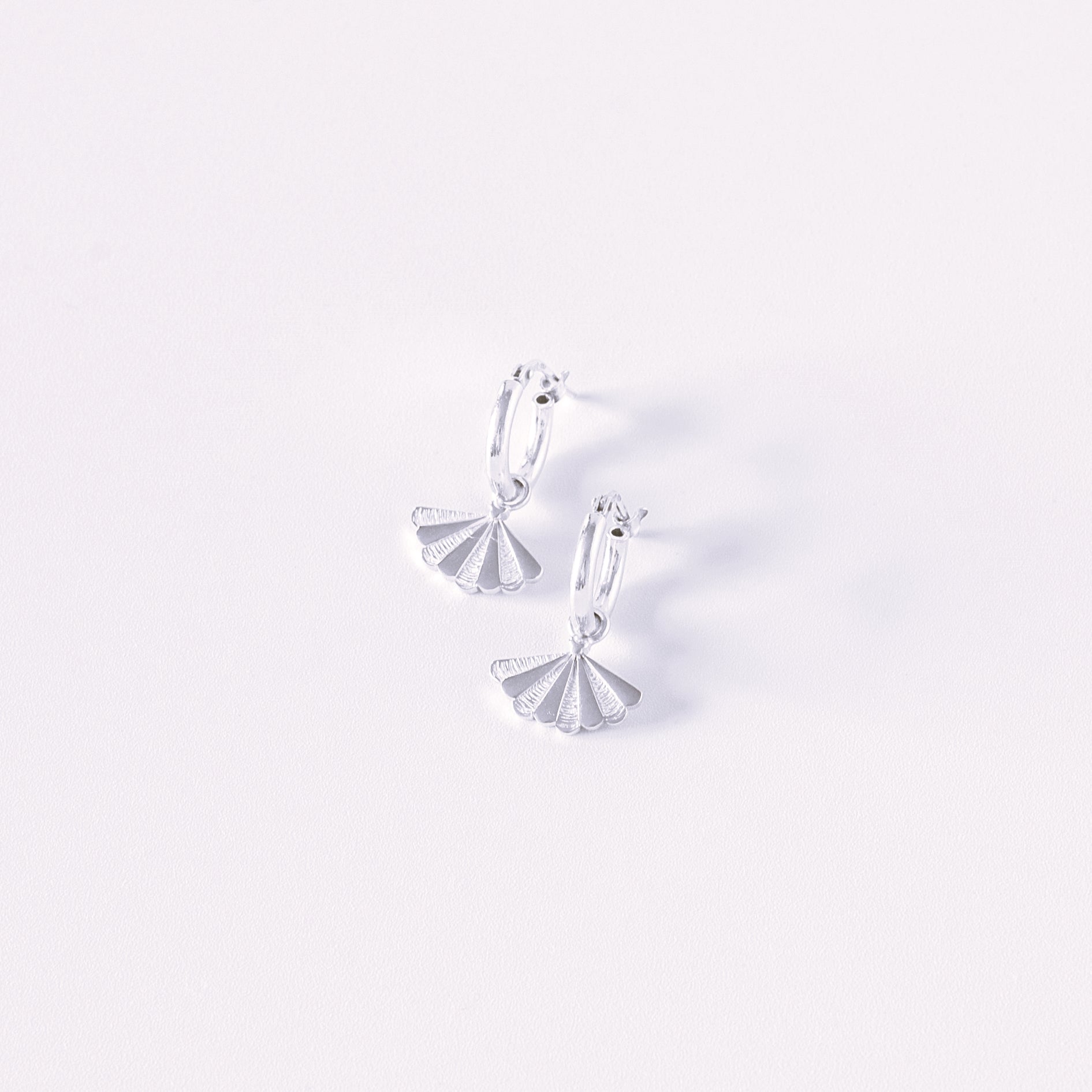 SANTIAGO Mini Hoops with Shell Pendants 12mm